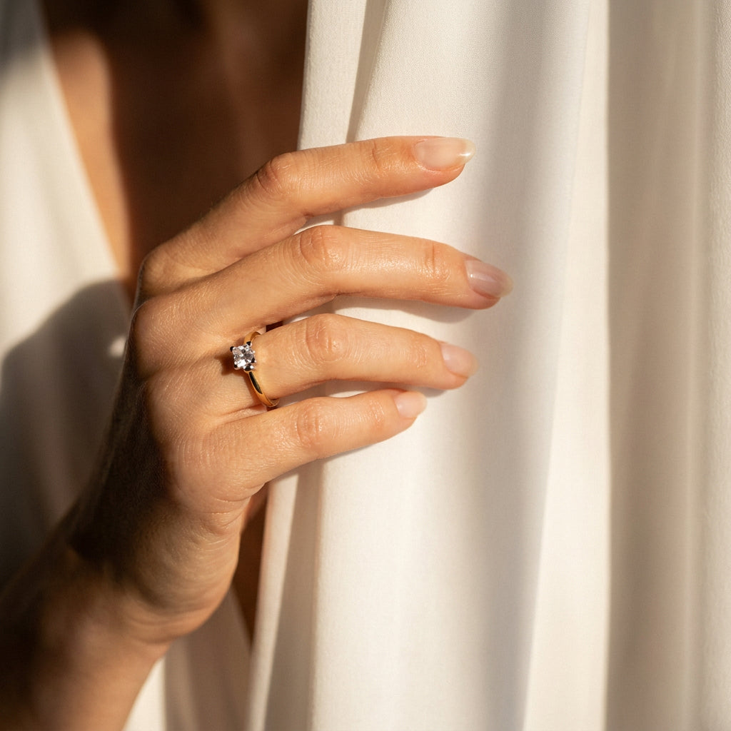 9ct Yellow Gold Diamond Ring with White Gold Setting