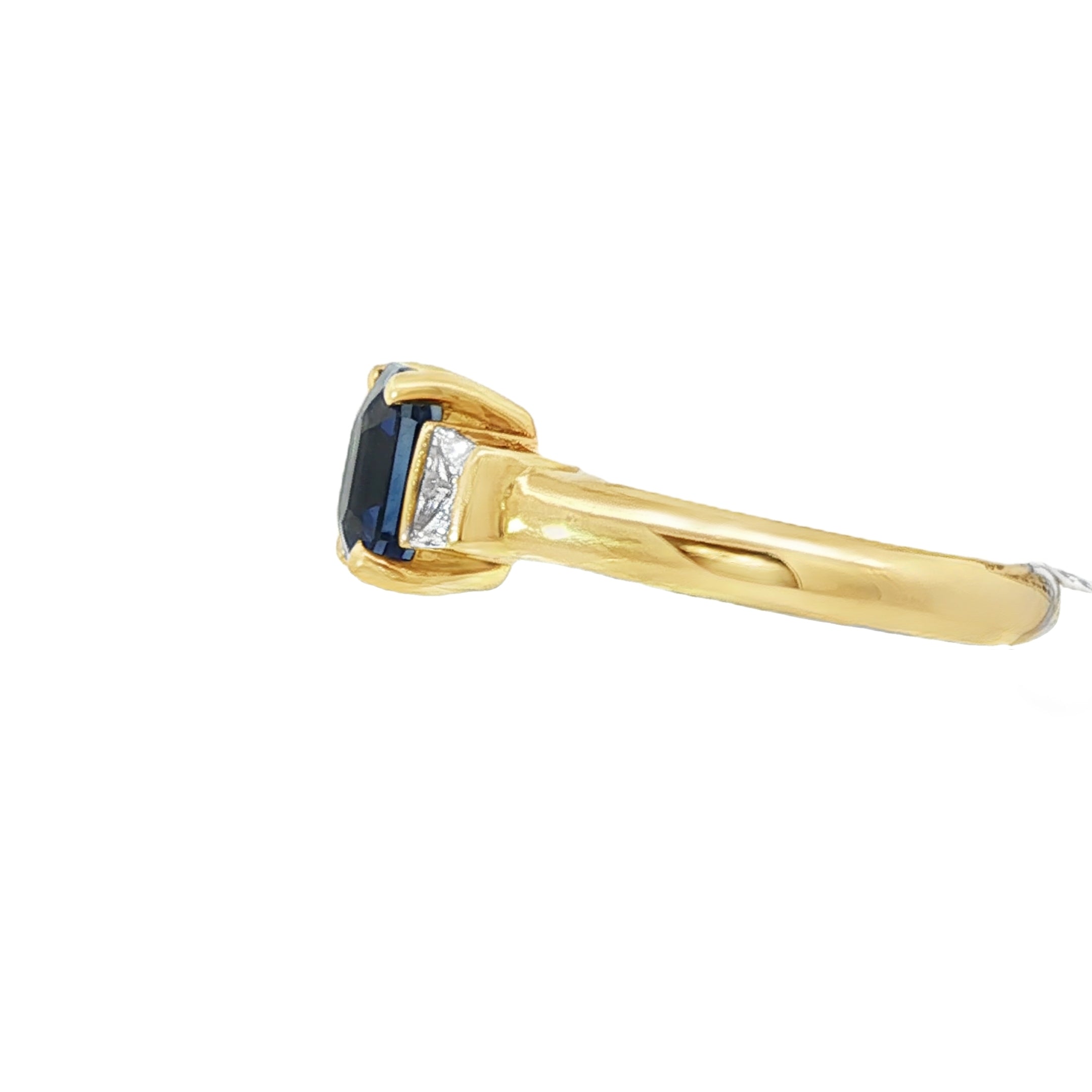 18ct Yellow Gold Sapphire and Diamond ring