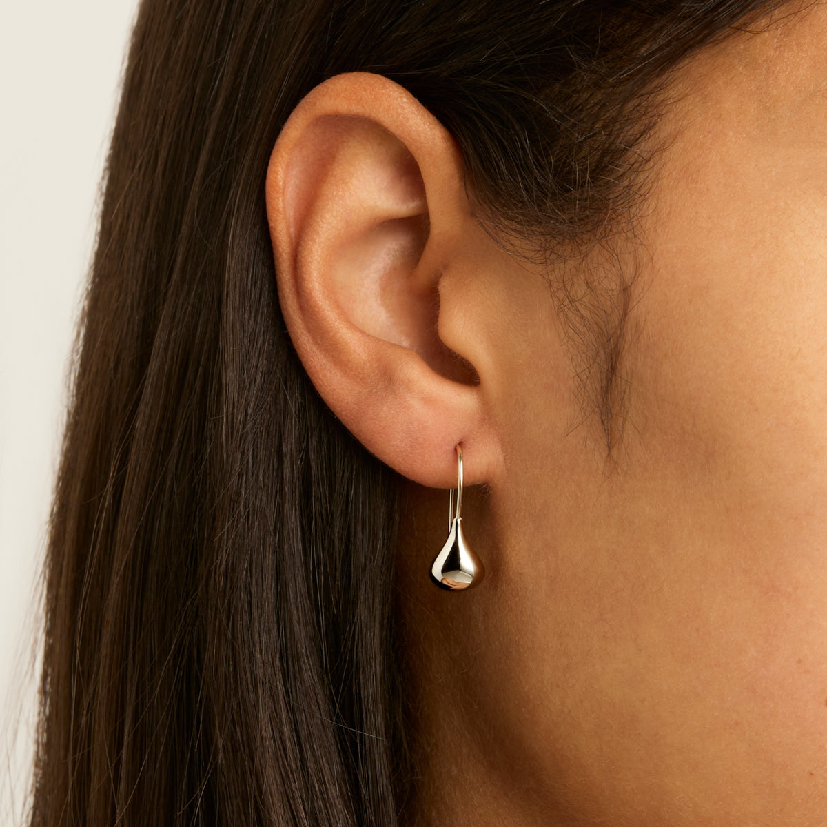 Sterling Silver Najo 8 x 18mm teardrop earrings.