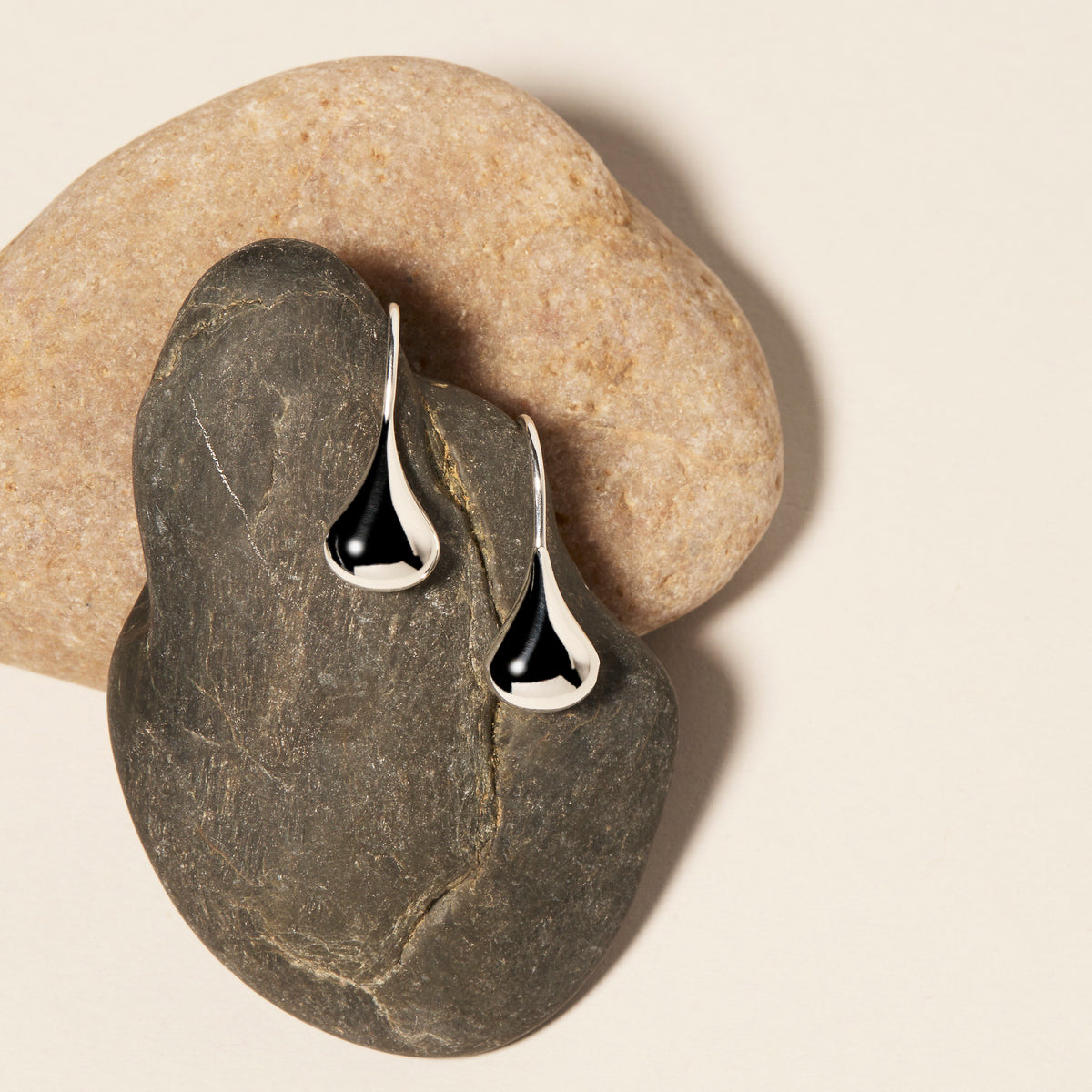 Sterling Silver Najo 8 x 18mm teardrop earrings.